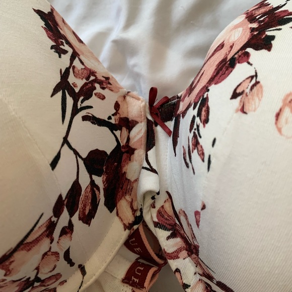 44D Cacique Bra - Picture 8 of 10